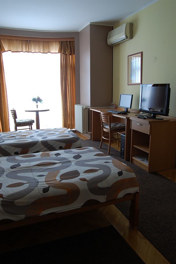 Voyager Bed & Breakfast Novi Sad Ngoại thất bức ảnh