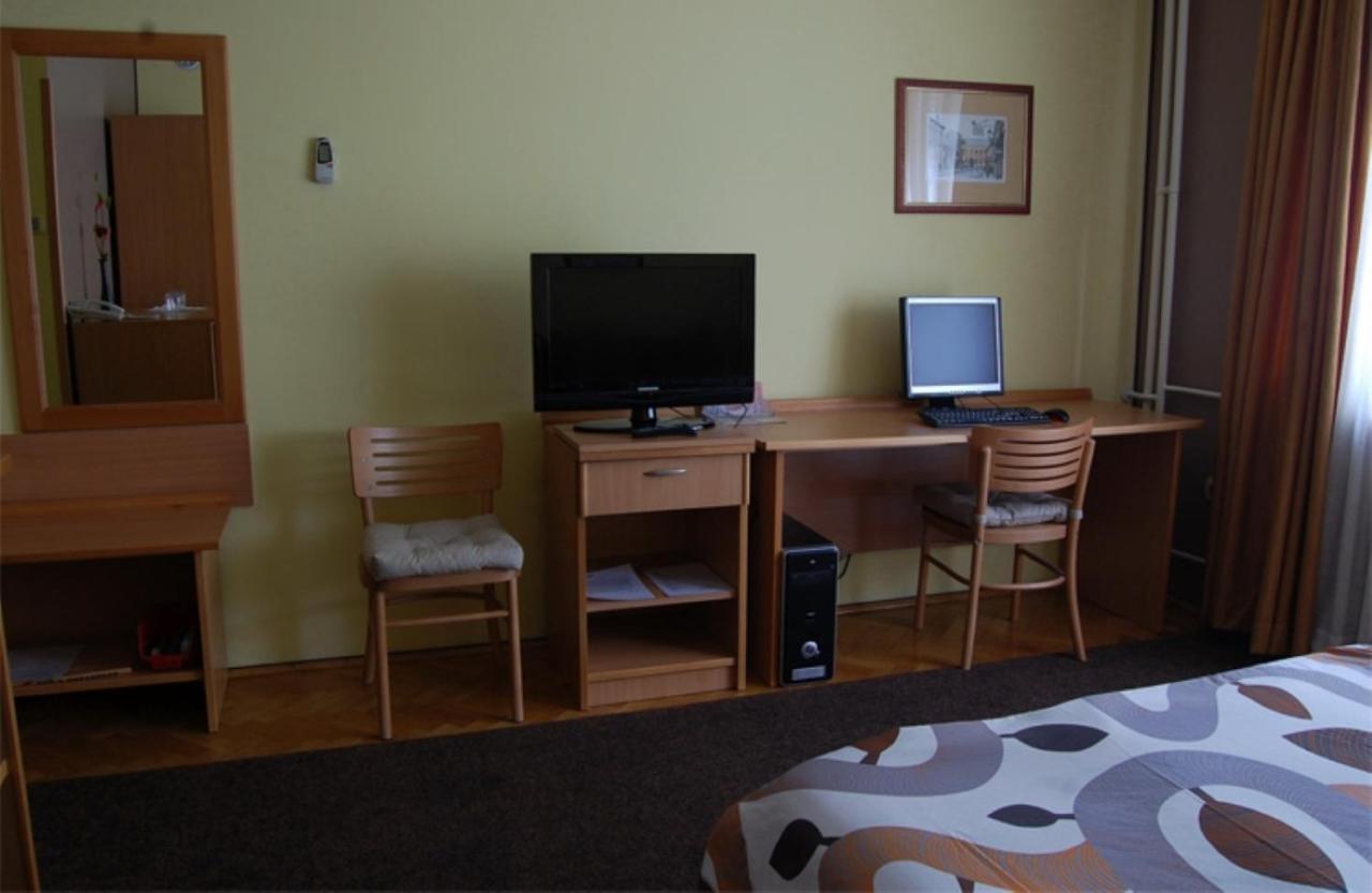 Voyager Bed & Breakfast Novi Sad Ngoại thất bức ảnh