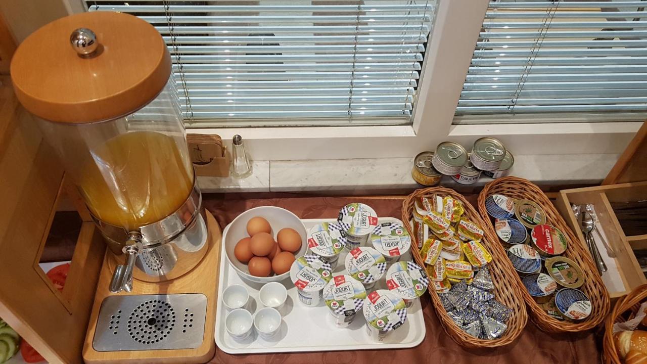 Voyager Bed & Breakfast Novi Sad Ngoại thất bức ảnh
